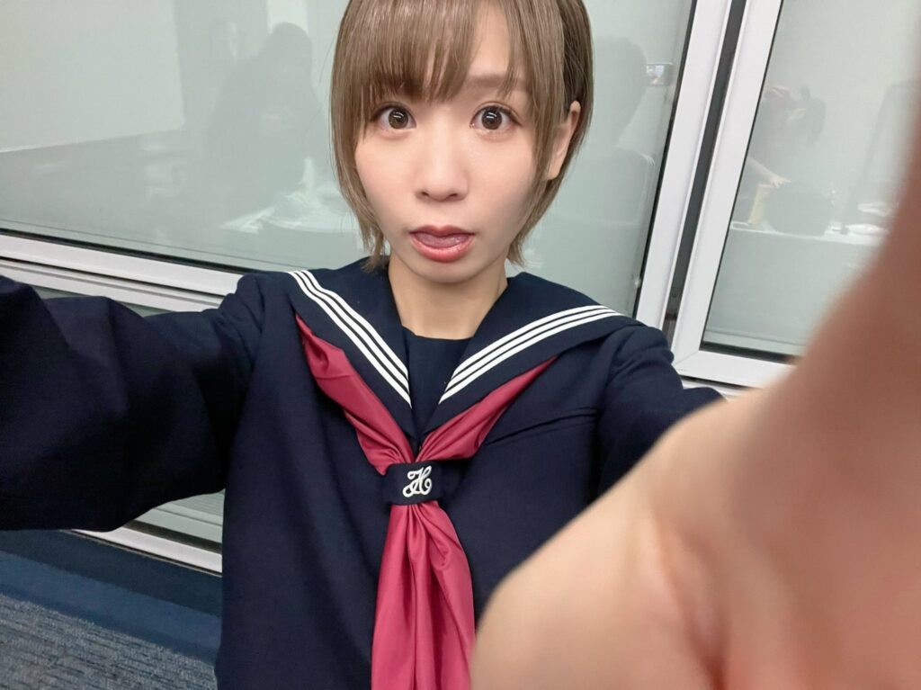 モモコ学生服の写真